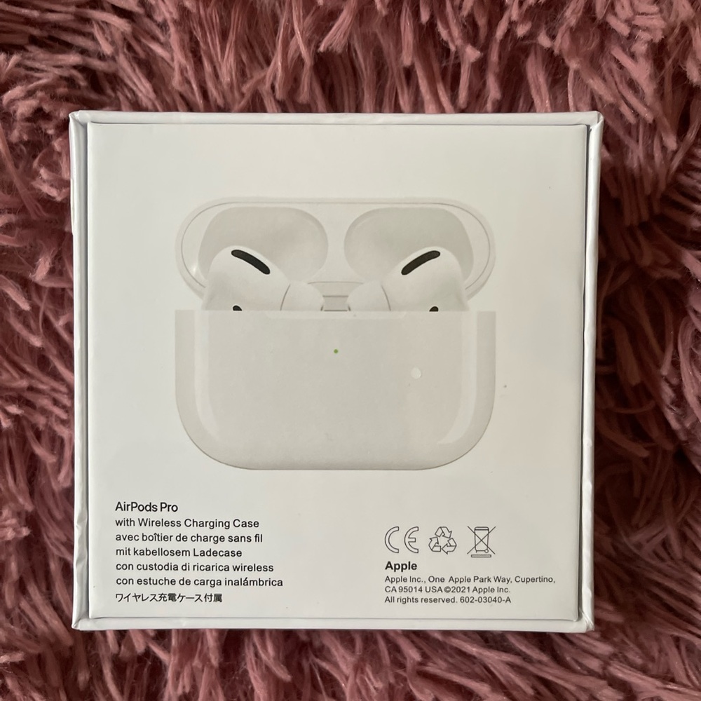 Apple AirPods Pro brand new